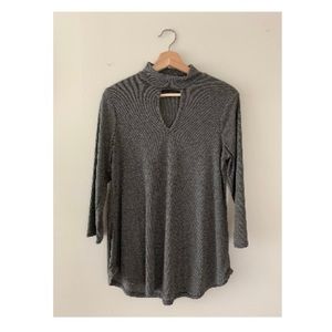 gray ribbed keyhole top